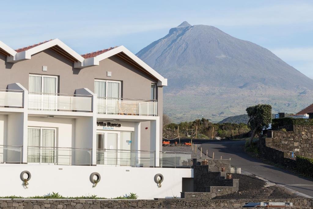 Vila Barca vista Montanha do Pico